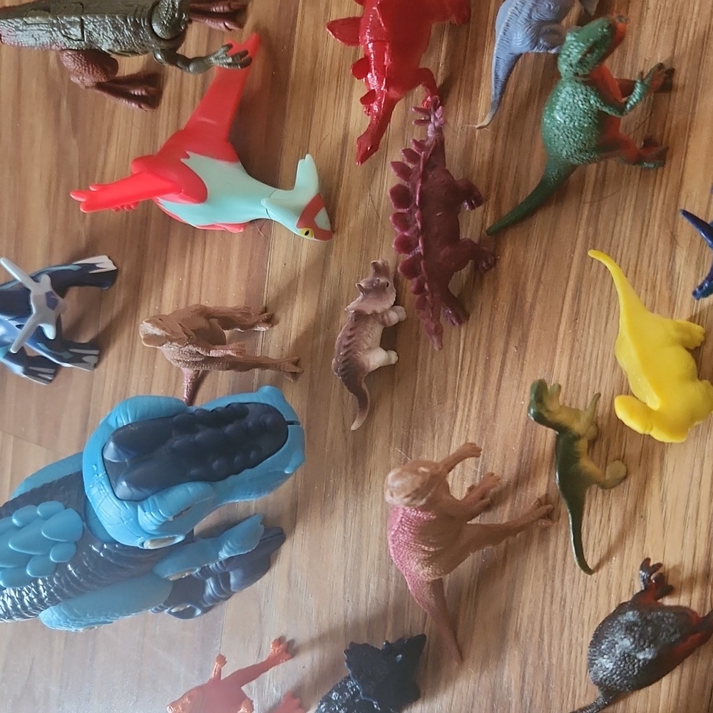 Dinosaur Toy Set for Kids 39 Total - Picture 5 of 6